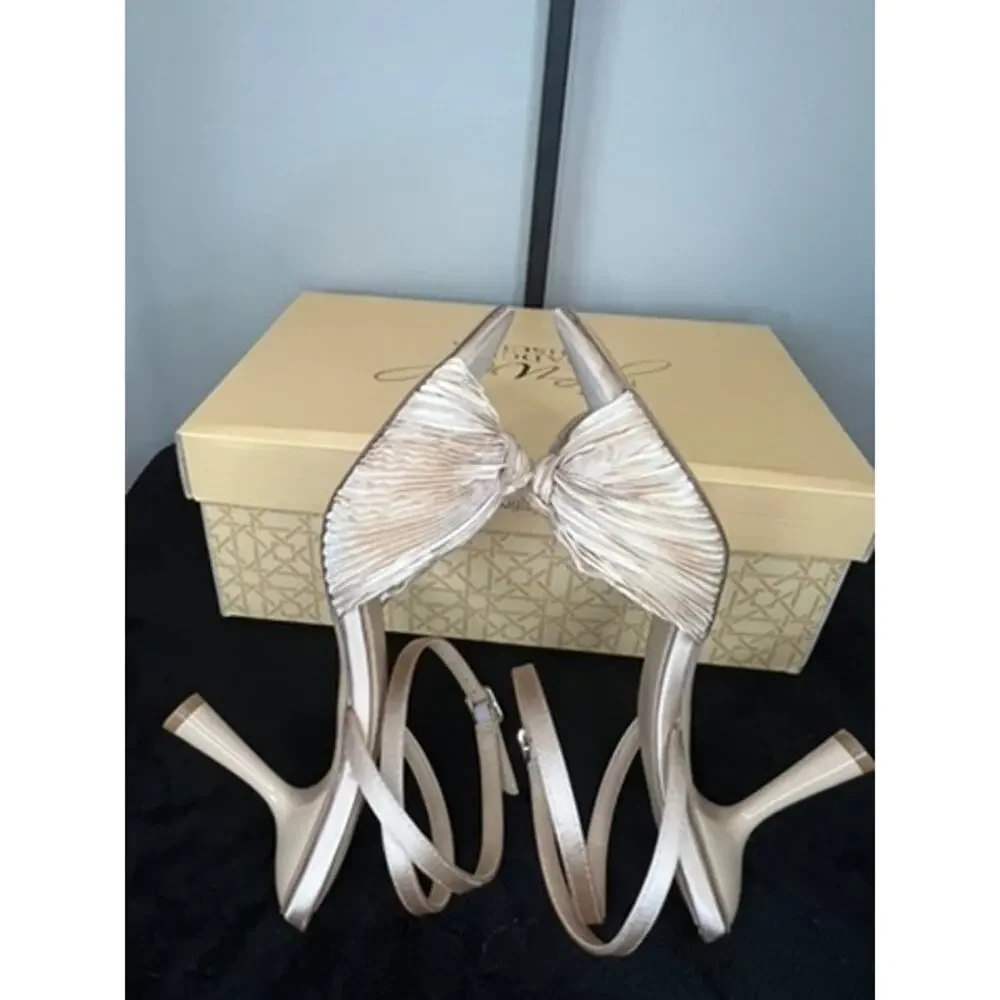 Jewel Badgley Mischka Ibis Latte Satin Knot Evening Sandals Size 6 NIB